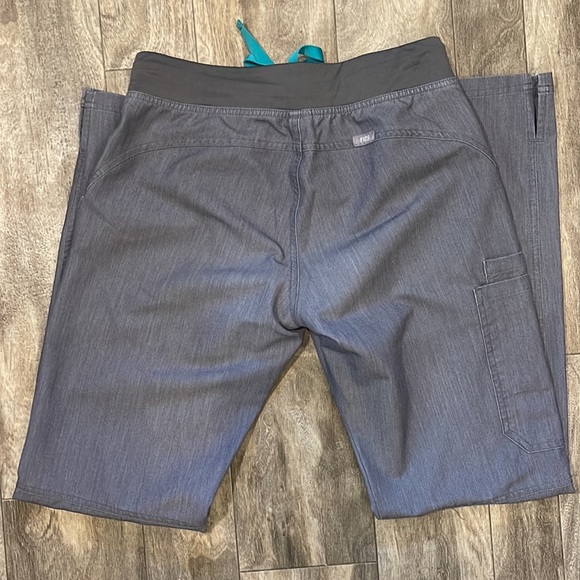 Figs Kade Heather Grey Scrub Bottoms Size Extra Small - XS Women’s Scrubs - Picture 3 of 4
